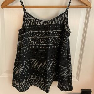 Mudd - V-neck Spaghetti Strap Flowy Tank - Black & White - Girls Size 10